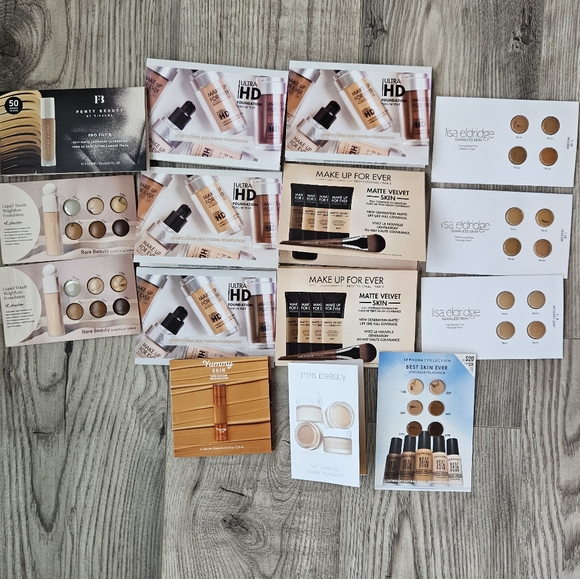 Foundation Deluxe Sample Set - Picture 1 of 13